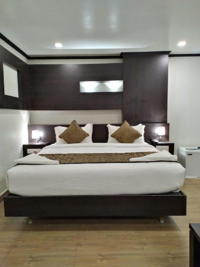 מדוראי Saravanaa Residency מראה חיצוני תמונה