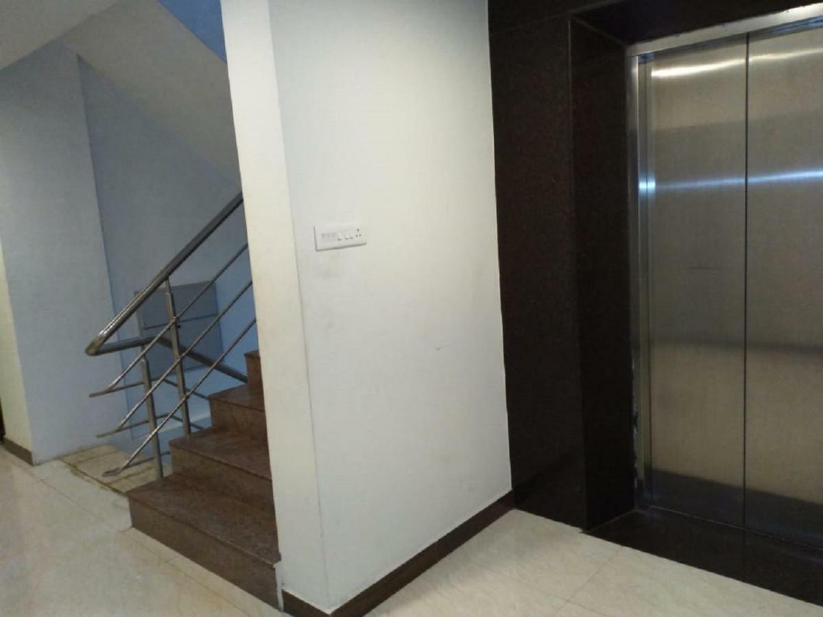 מדוראי Saravanaa Residency מראה חיצוני תמונה