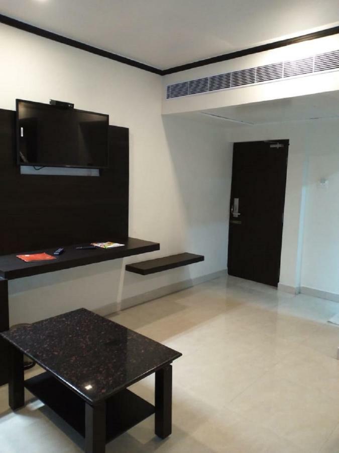 מדוראי Saravanaa Residency מראה חיצוני תמונה