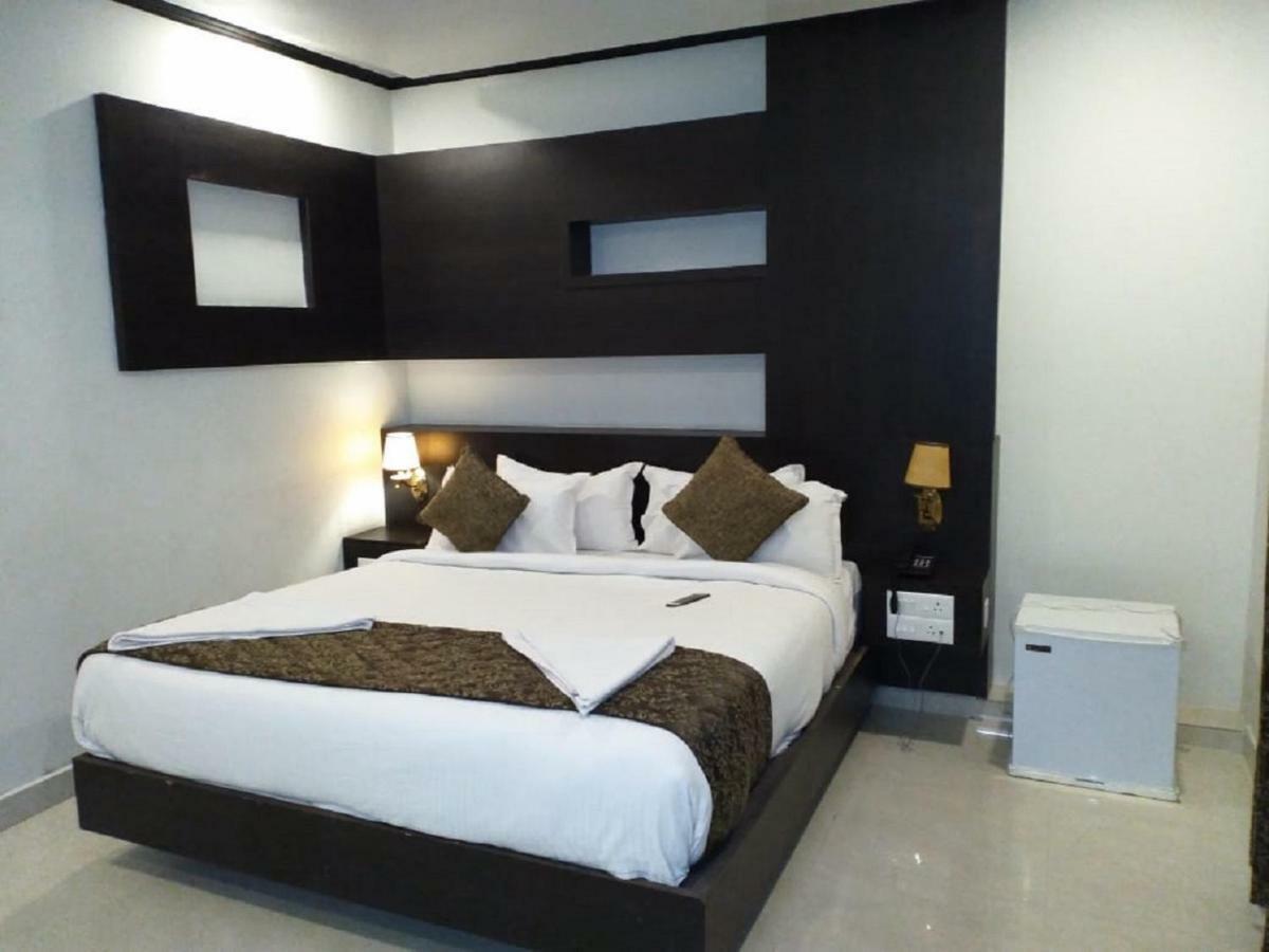 מדוראי Saravanaa Residency מראה חיצוני תמונה