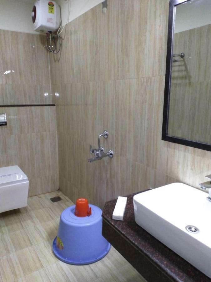 מדוראי Saravanaa Residency מראה חיצוני תמונה