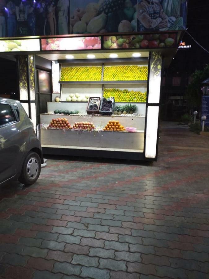 מדוראי Saravanaa Residency מראה חיצוני תמונה